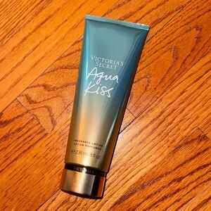 Victoria's Secret Aqua Kiss Blue and Gold Lotion